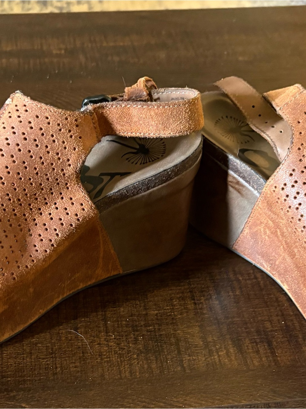 Source Unknown Brown Suede Wedge Sandals